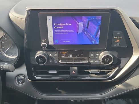Used 2023 Toyota Highlander LE FWD image 14