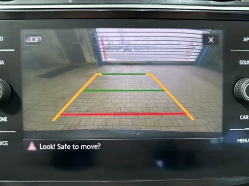 Certified 2021 Volkswagen Tiguan SE w/ Panoramic Sunroof Package image 17