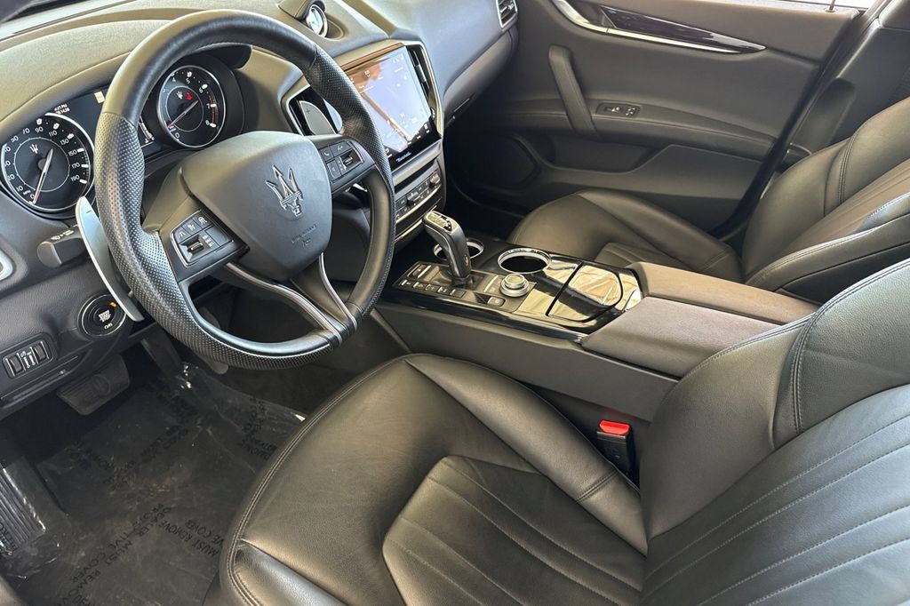 Used 2023 Maserati Ghibli Modena RWD image 9
