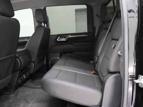 Used 2025 Chevrolet Silverado 2500 LT w/ Trail Boss Package AWD/4WD image 9