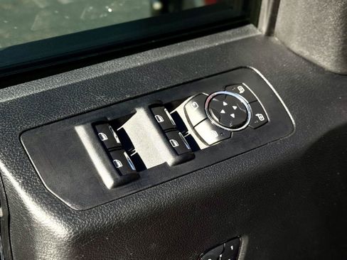 Used 2015 Ford F150 Lariat w/ Equipment Group 502A Luxury AWD/4WD image 11