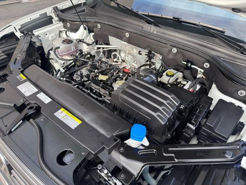 Used 2024 Volkswagen Atlas SE image 41