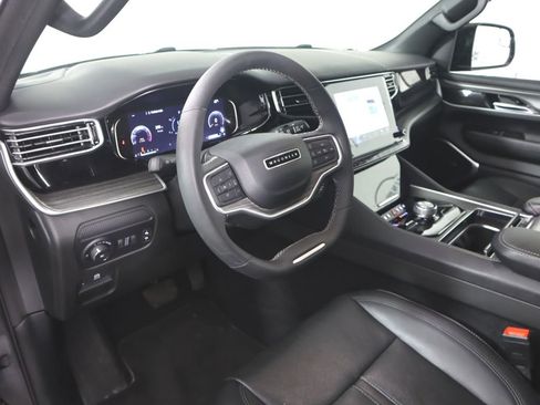 Used 2023 Jeep Wagoneer Series II w/ Premium Group I image 10