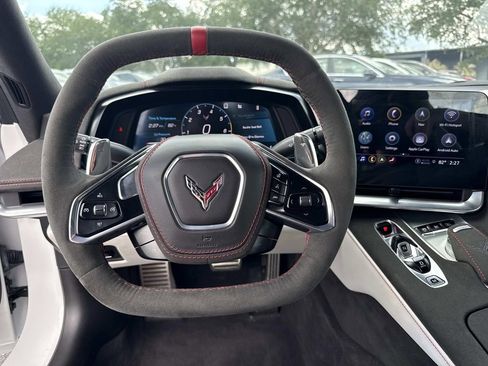 Used 2023 Chevrolet Corvette Stingray Premium Conv w/ Z51 Performance Package RWD image 21