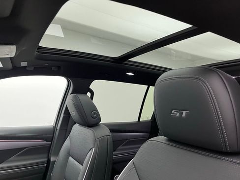 New 2026 Buick Enclave Sport Touring w/ Power Package image 8