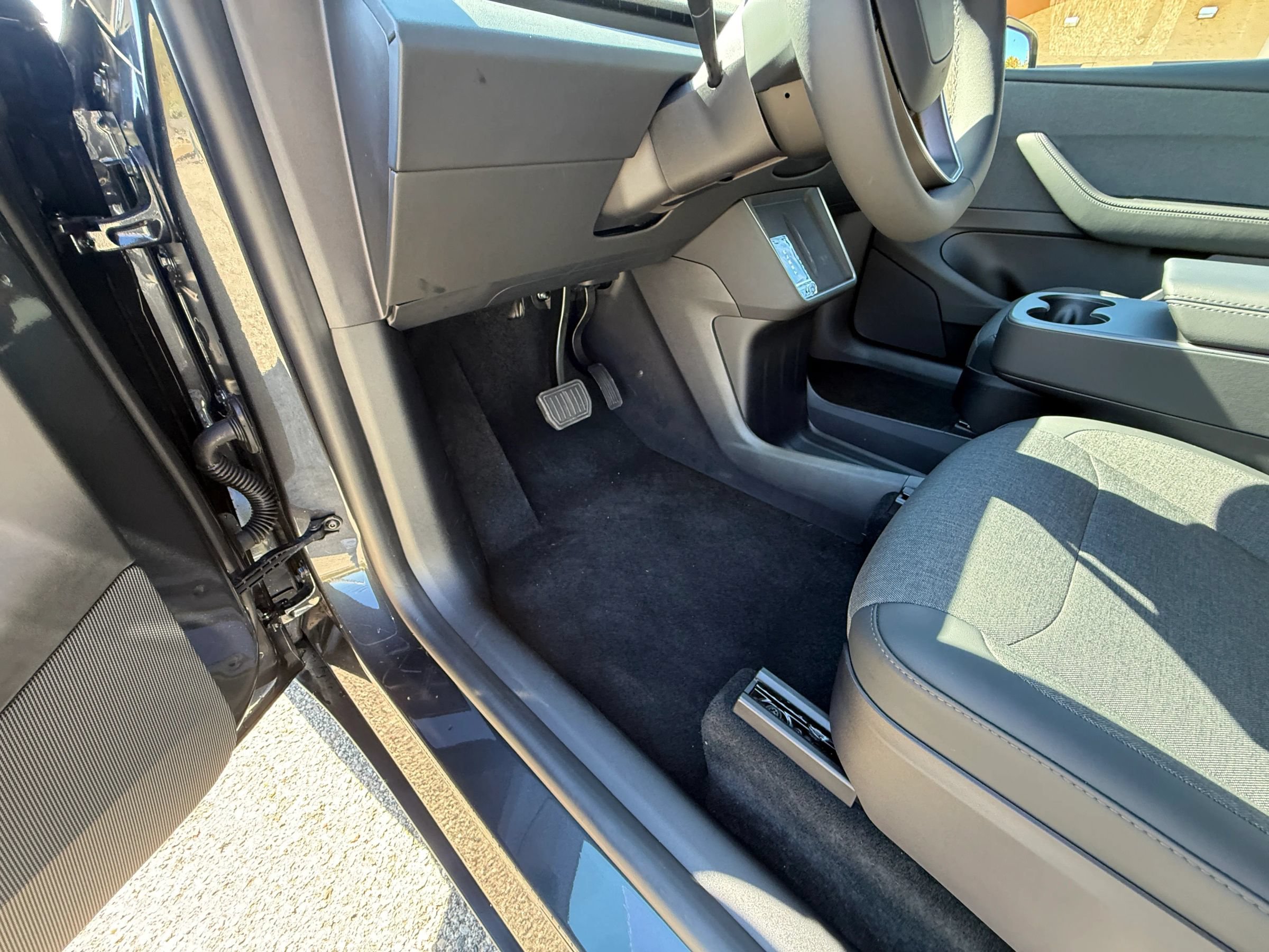 Used 2026 Tesla Model Y AWD image 12