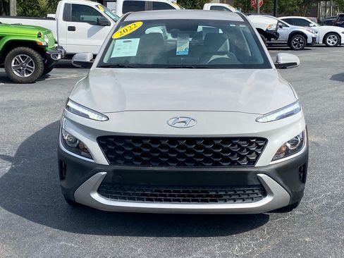 Used 2022 Hyundai Kona SE FWD image 2