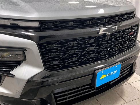 Used 2025 Chevrolet Traverse RS image 32