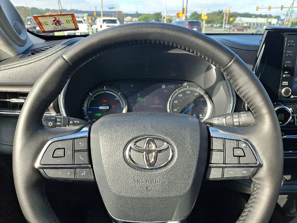 Certified 2021 Toyota Highlander Limited AWD/4WD image 21