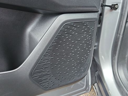 Used 2025 Chevrolet Equinox LT image 11