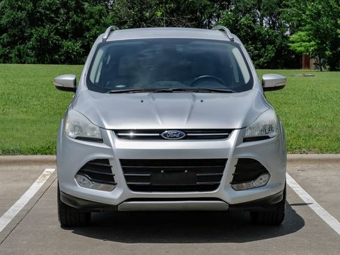 Used 2015 Ford Escape Titanium FWD image 9