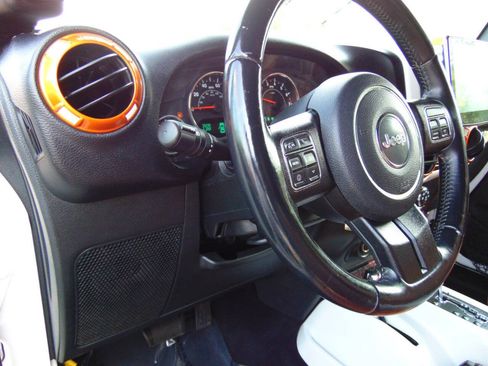 Used 2016 Jeep Wrangler Unlimited Sport w/ Connectivity Group AWD/4WD image 19