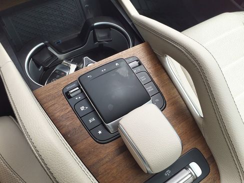 Certified 2024 Mercedes-Benz GLS 580 4MATIC image 34