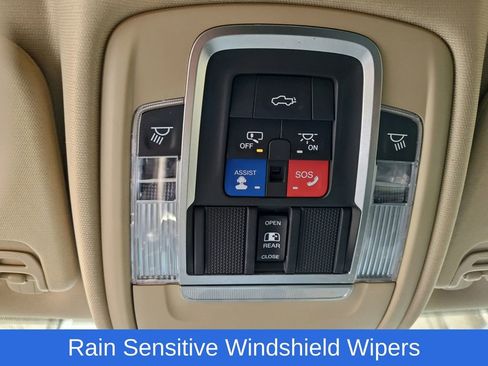 Used 2019 RAM 1500 Laramie image 32