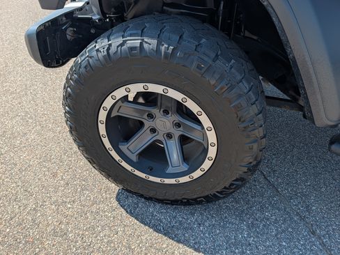 Used 2020 Jeep Gladiator Sport w/ Quick Order Package 24S AWD/4WD image 15