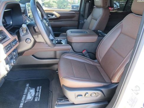 Used 2024 Chevrolet Suburban High Country w/ Advanced Technology Package image 18