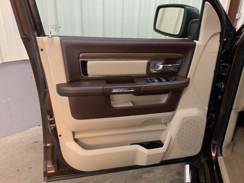 Used 2015 RAM 1500 Laramie w/ Convenience Group AWD/4WD image 16