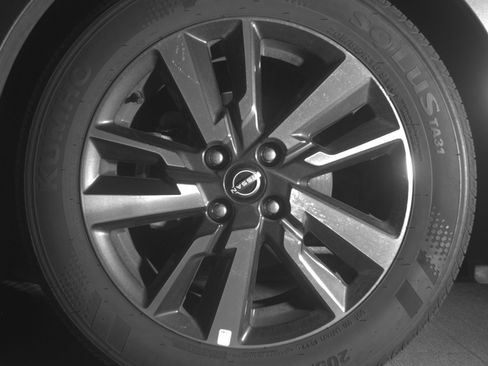 Used 2025 Nissan Versa SV image 12