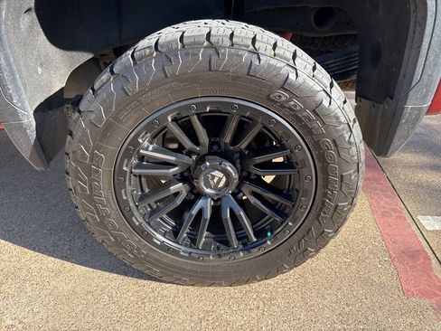 Used 2024 GMC Sierra 2500 AT4 w/ AT4 Premium Plus Package AWD/4WD image 4