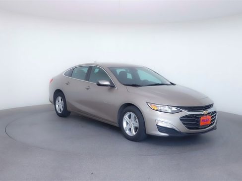 Used 2024 Chevrolet Malibu LT image 11