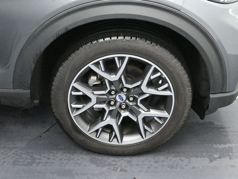 Used 2025 Ford Explorer Platinum w/ Ultimate Package AWD/4WD image 36