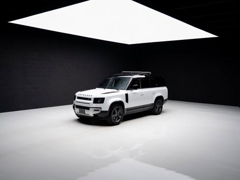 Used 2023 Land Rover Defender 130 SE image 84