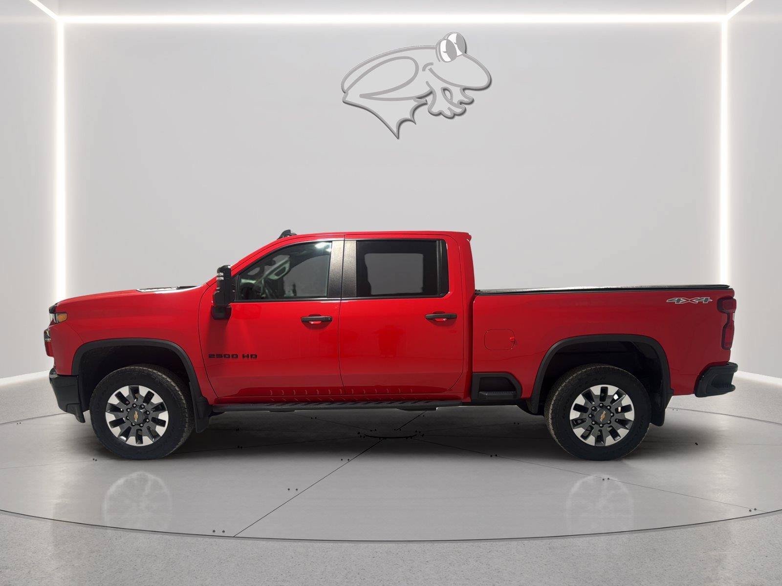 Used 2022 Chevrolet Silverado 2500 Custom w/ Custom Value Package AWD/4WD image 2