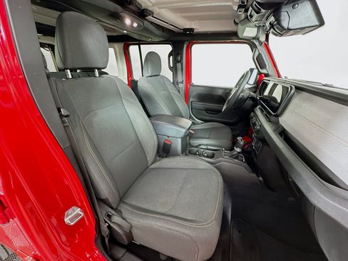 Used 2025 Jeep Wrangler Sport S image 28