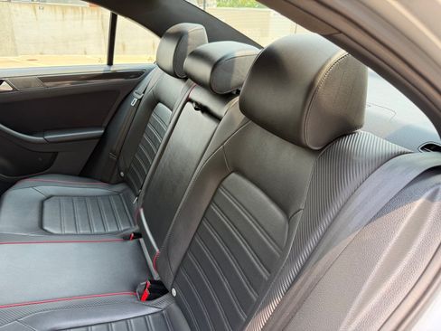 Used 2014 Volkswagen Jetta GLI FWD image 21