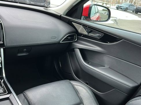Used 2020 Jaguar XE S image 21