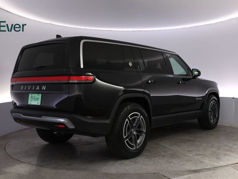 Used 2025 Rivian R1S Adventure Dual AWD/4WD image 3