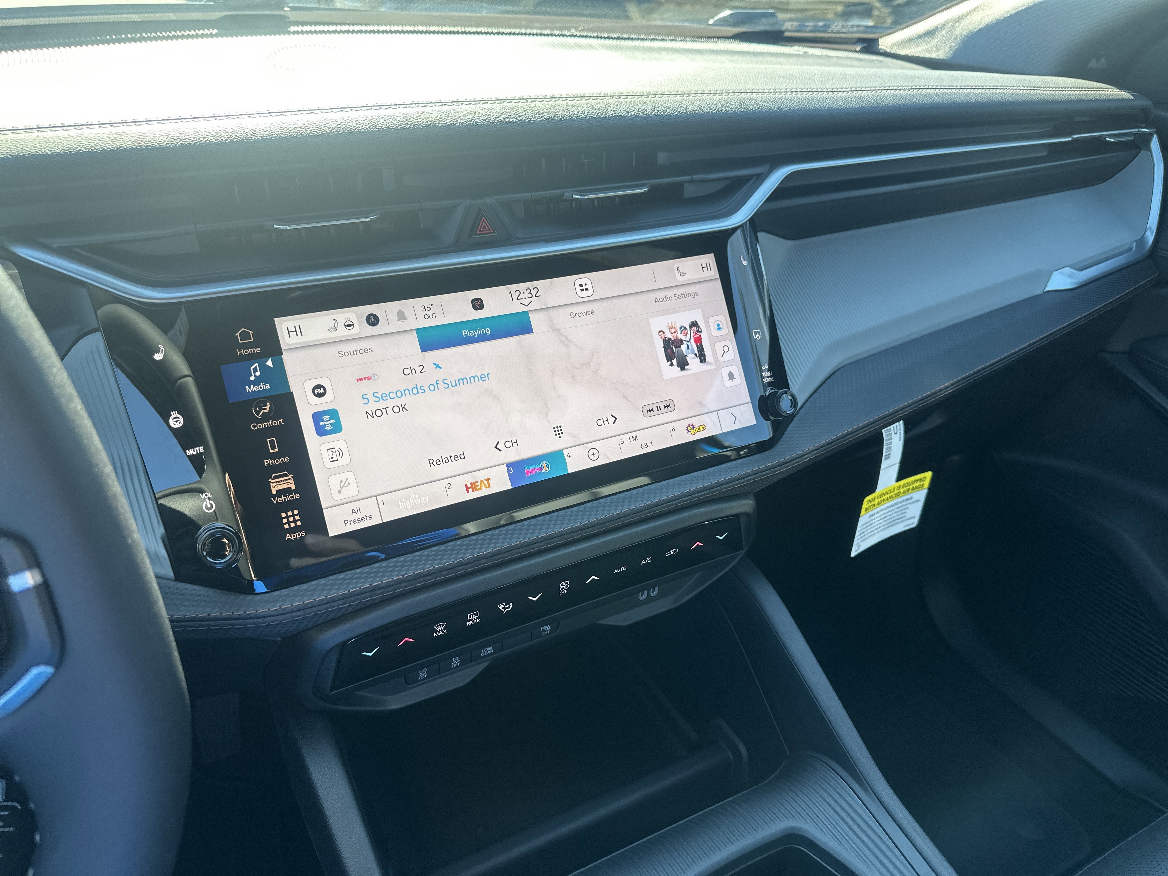 New 2026 Jeep Cherokee Limited AWD/4WD image 40