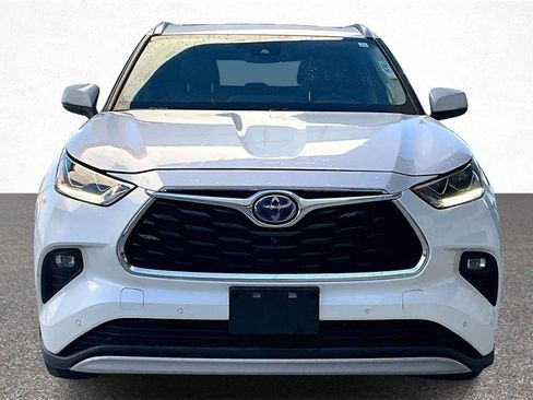 Used 2021 Toyota Highlander Platinum image 3