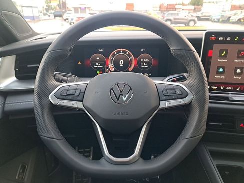 New 2026 Volkswagen Tiguan SE R-Line image 20