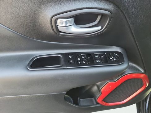 Certified 2023 Jeep Renegade Trailhawk image 20