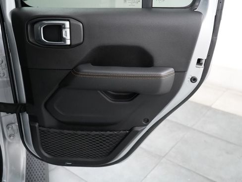 Used 2023 Jeep Wrangler Unlimited Sahara AWD/4WD image 28