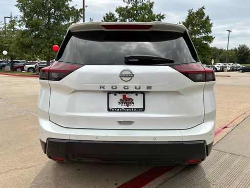 Used 2025 Nissan Rogue SV FWD image 7