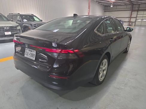 Used 2025 Honda Accord LX image 9