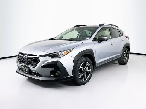 Used 2024 Subaru Crosstrek 2.0i Premium image 3