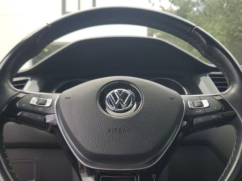 Used 2021 Volkswagen Tiguan SE R-Line FWD image 21