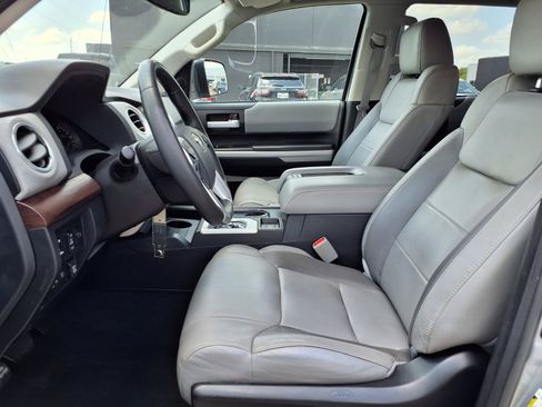 Used 2019 Toyota Tundra Limited w/ Limited Premium Package RWD image 17