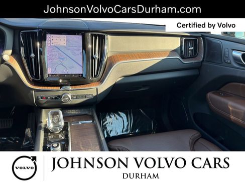 Certified 2022 Volvo XC60 B6 Inscription w/ Climate Package image 10