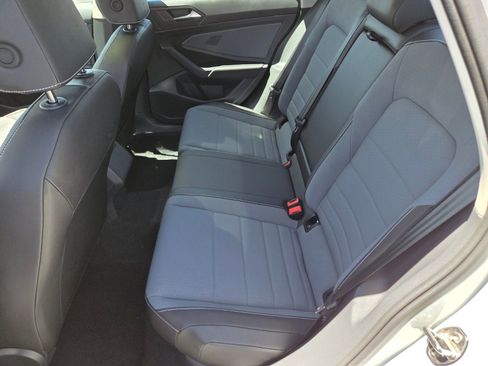Used 2025 Volkswagen Jetta SE FWD image 8