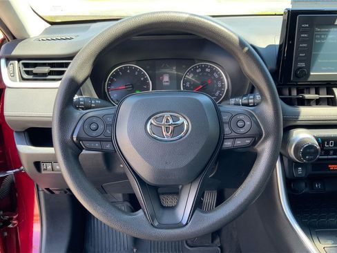Used 2019 Toyota RAV4 XLE AWD/4WD image 16