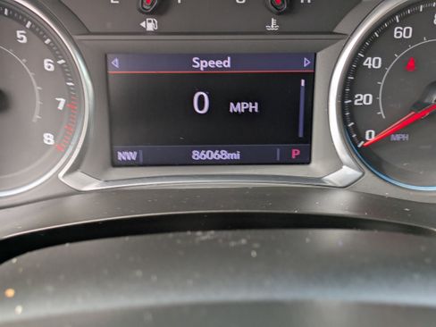 Used 2020 Chevrolet Traverse LT image 28