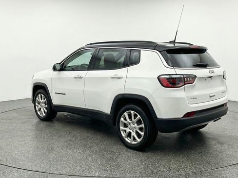 Used 2025 Jeep Compass Limited image 6