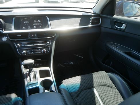 Used 2020 Kia Optima S FWD image 11