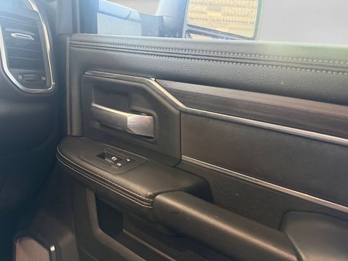 Used 2025 RAM 2500 Laramie AWD/4WD image 20
