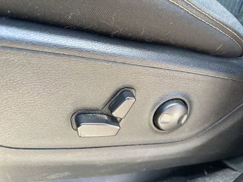 Used 2022 RAM 1500 Big Horn AWD/4WD image 12