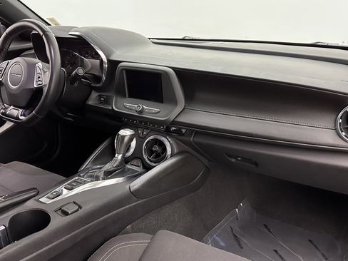 Used 2019 Chevrolet Camaro LT image 27